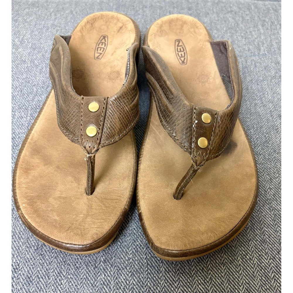 KEEN Kona Brown Leather Thong Flip Flop Sandals Womens 6.5 1004642 Brass Rivets